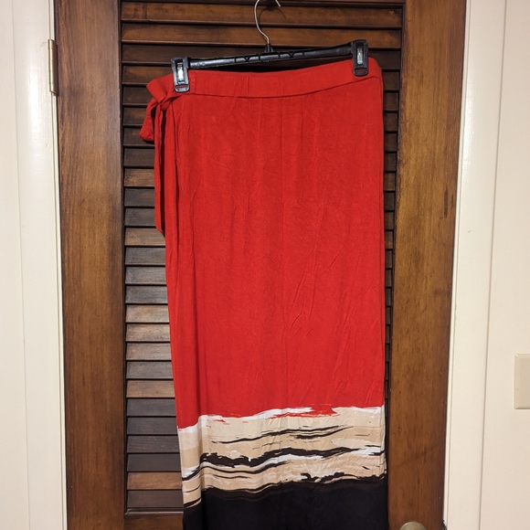 Worthington XL Maxi skirt with a slit up the left side in red, tan, black - Picture 2 of 5